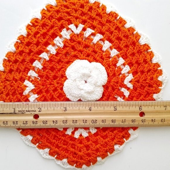 Hand Crocheted Pot Holders Hot Pads Trivet Flower White Orange S7.5" set of 2 - Picture 6 of 8